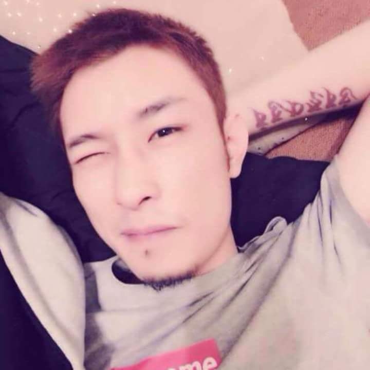难得拥抱的第一张照片--连云港相亲服务中心