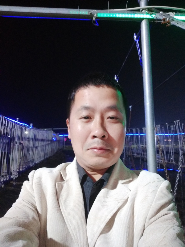阿峰的第一张照片--连云港相亲服务中心