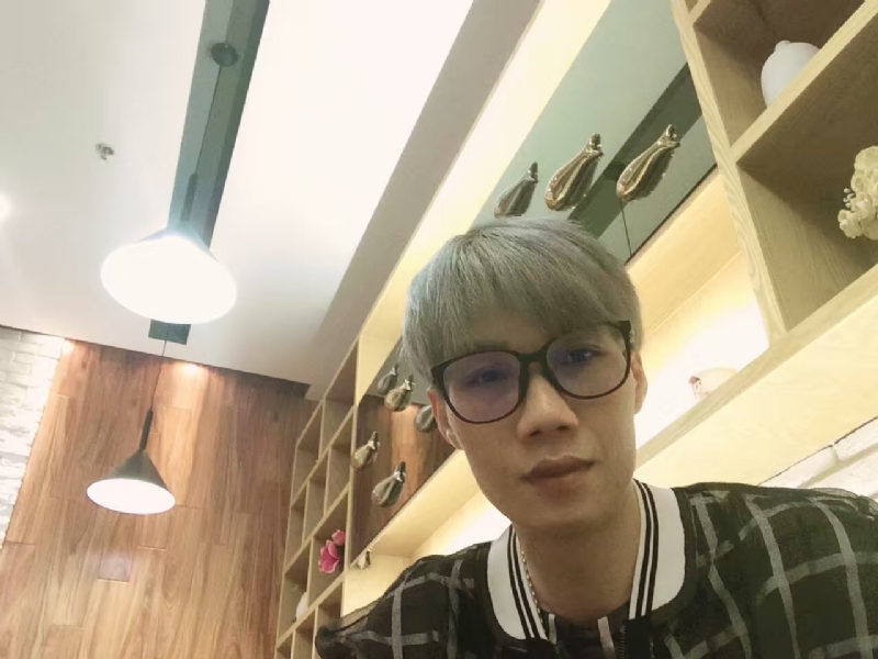 黄峰的第一张照片--连云港相亲服务中心