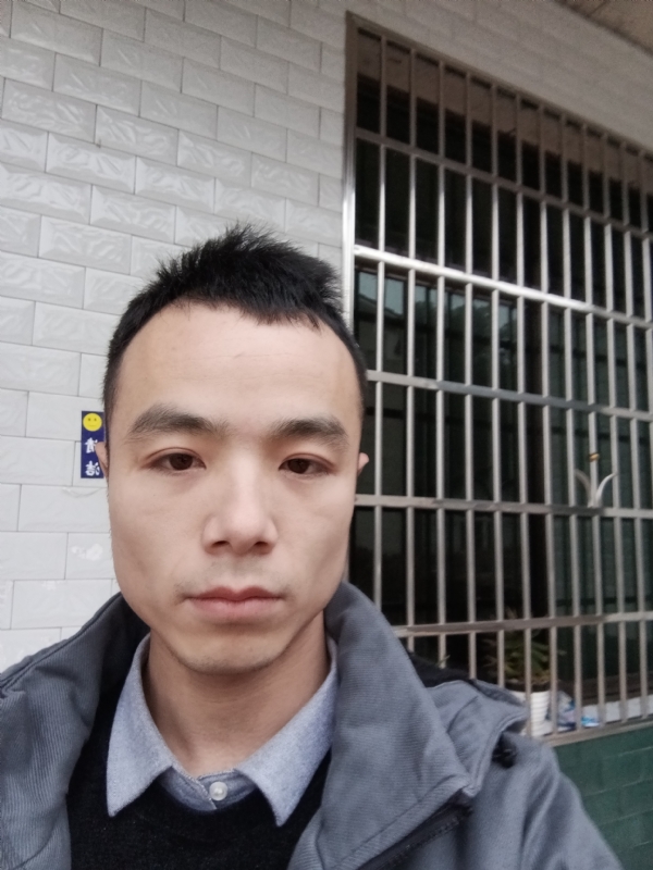 笑得那么开心的第一张照片--连云港相亲服务中心