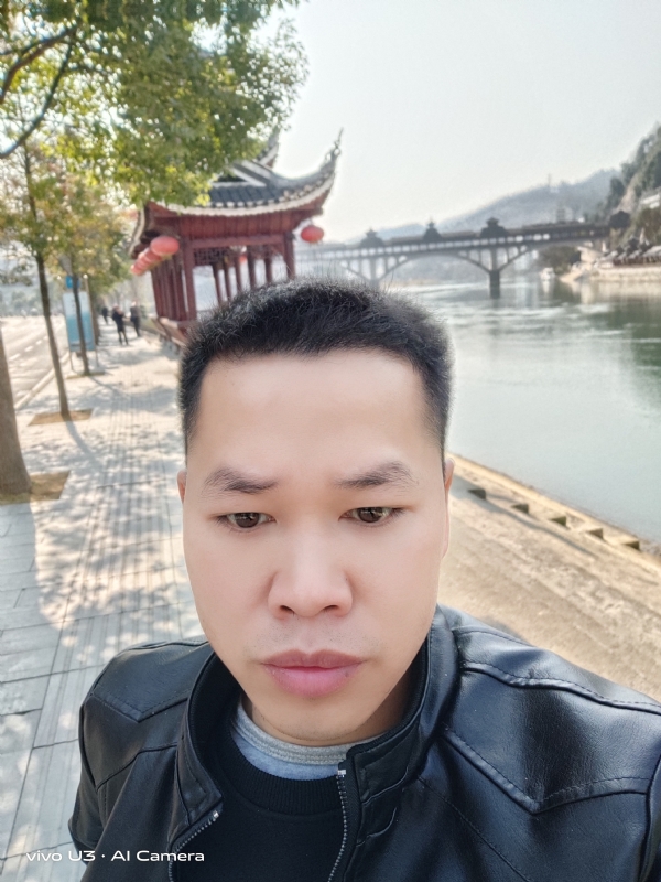 啊锦的第一张照片--连云港相亲服务中心