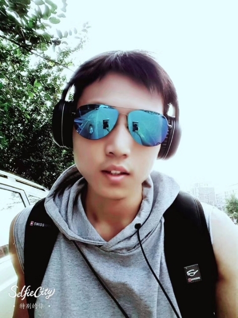 失意的人的第一张照片--连云港相亲服务中心