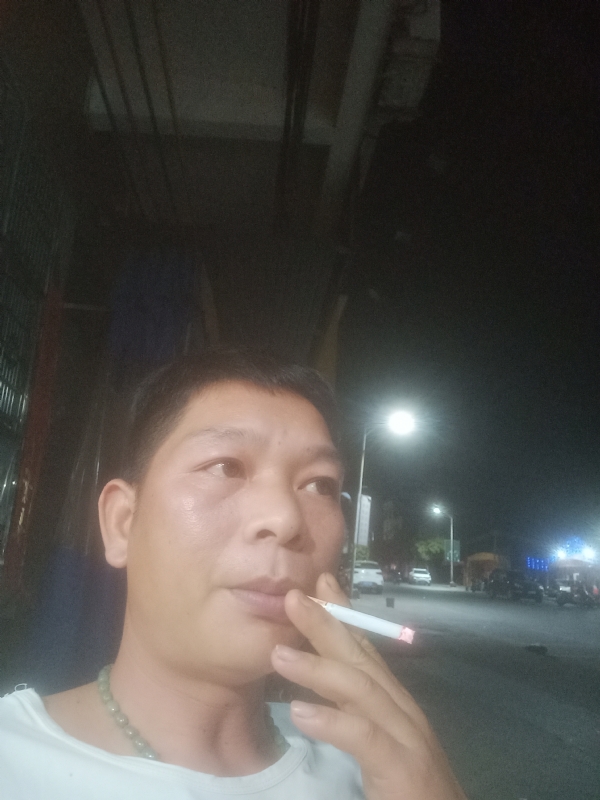 善解人意的第一张照片--连云港相亲服务中心
