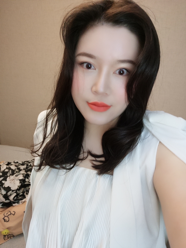 璐璐的第一张照片--连云港相亲服务中心