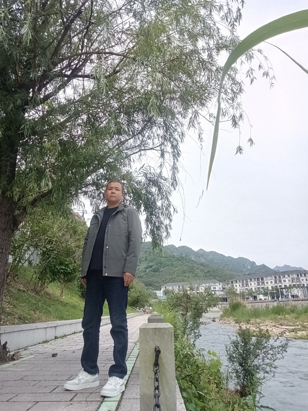 飞雪飘零的第一张照片--连云港相亲服务中心