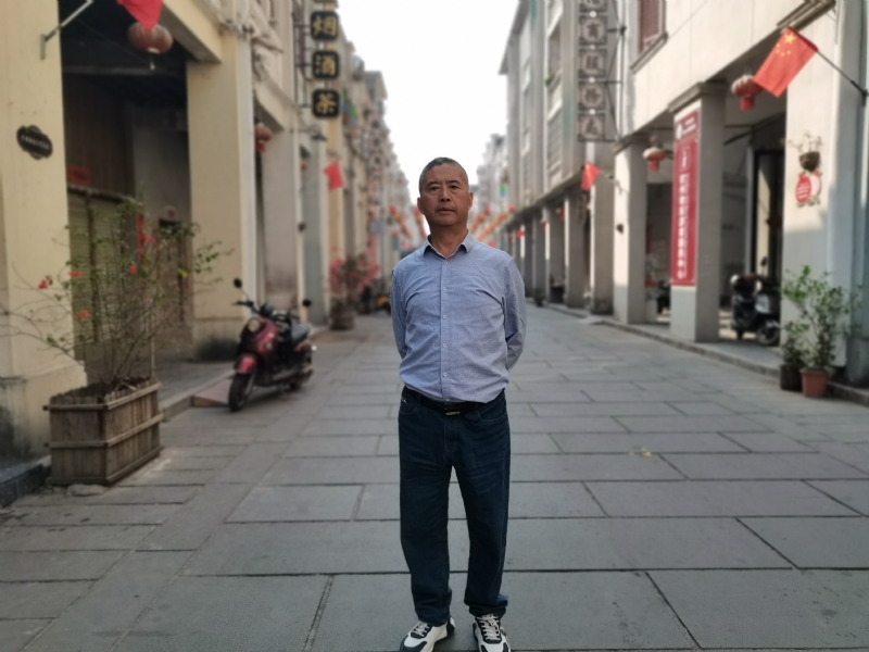 一粒尘埃的第一张照片--连云港相亲服务中心