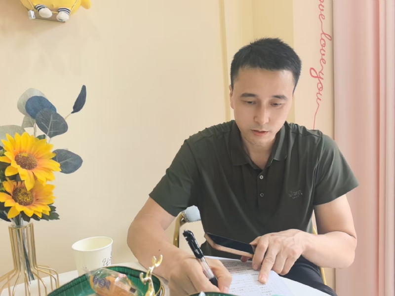 笑看一切的第二张照片--连云港相亲服务中心