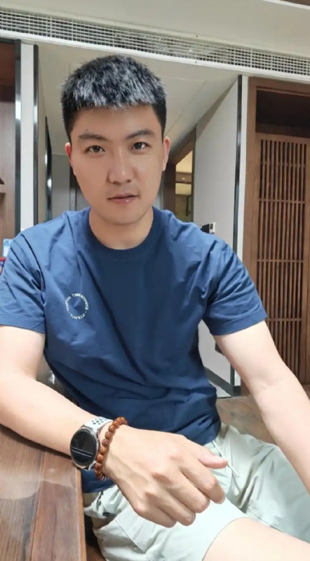 大鹏展翅的第三张照片--连云港相亲服务中心