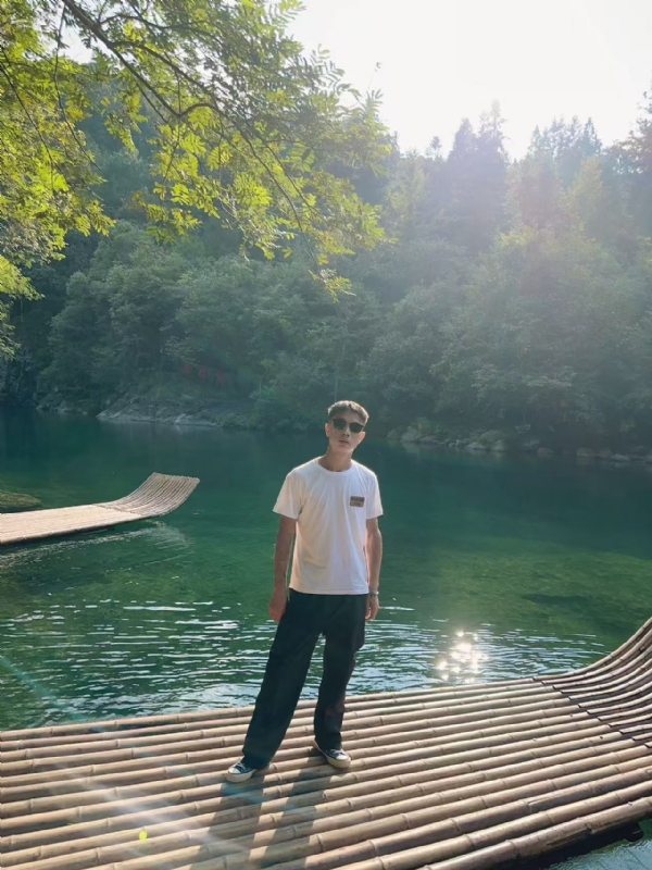 林言的第二张照片--连云港相亲服务中心