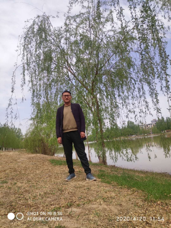 风中的烟头的第一张照片--连云港相亲服务中心