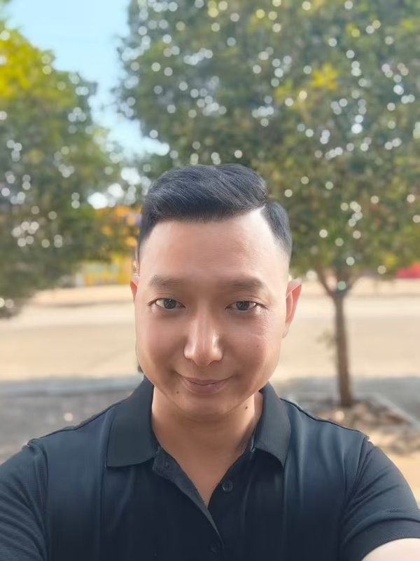 巷子里的猫的第一张照片--连云港相亲服务中心