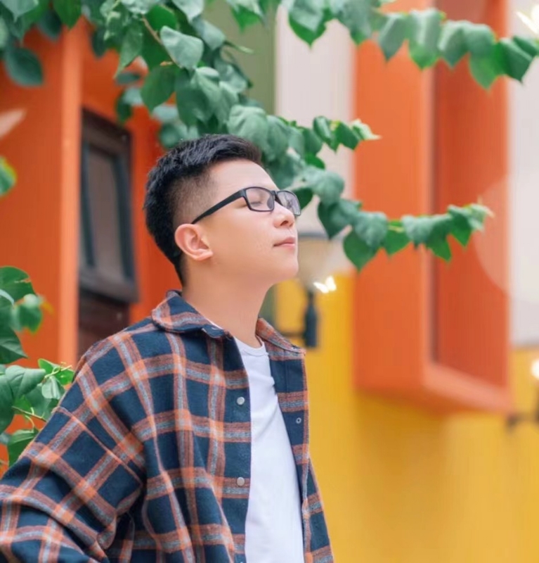 版本之子的第一张照片--连云港相亲服务中心