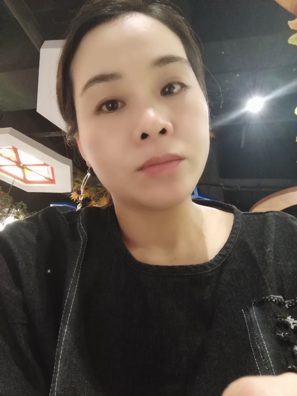 喜欢黑巧的第一张照片--连云港相亲服务中心